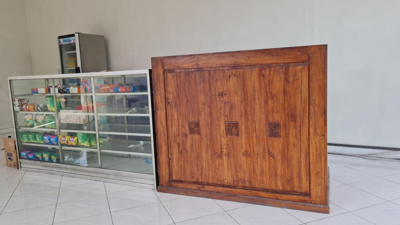 Oyo 90831 Hotel Gardenia Prambanan Yogyakarta Exterior foto