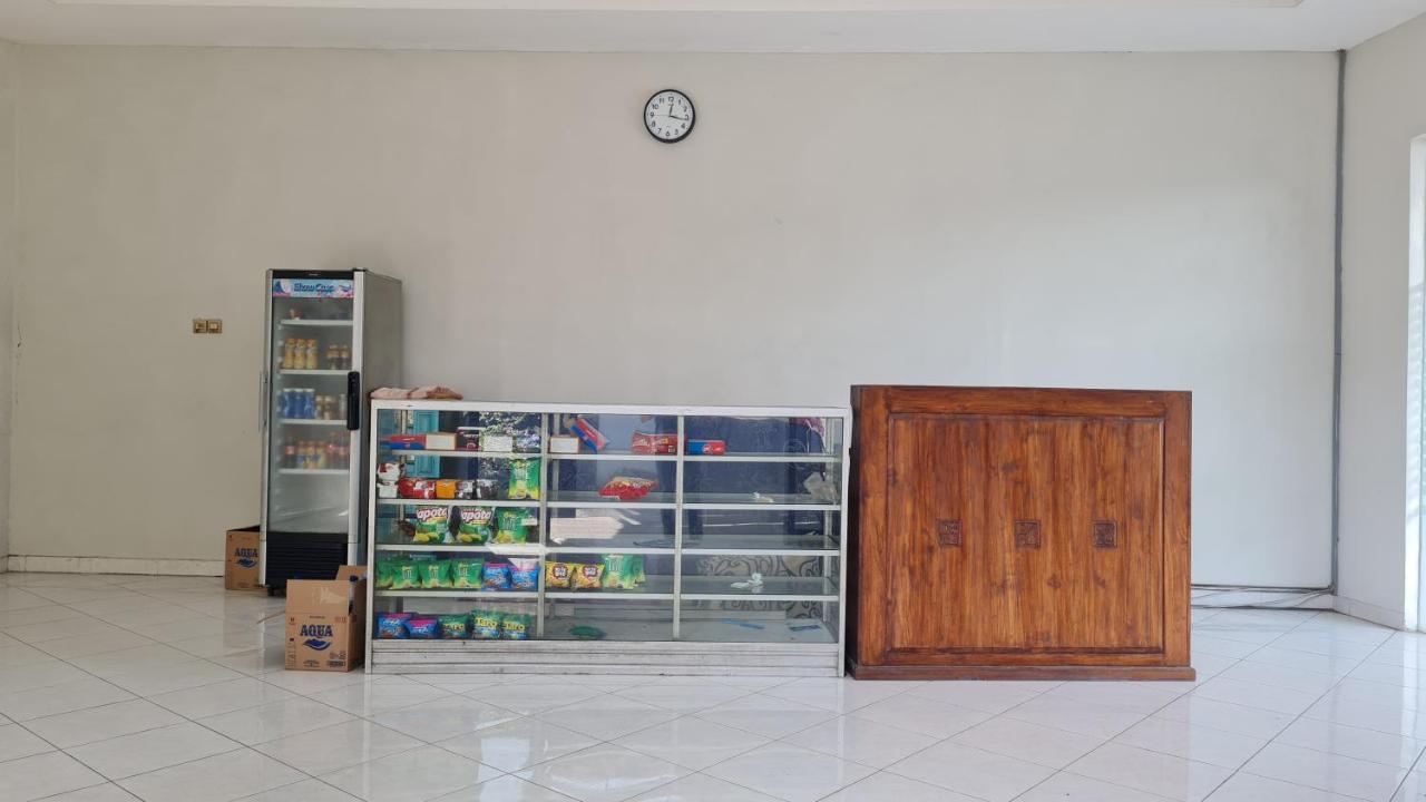 Oyo 90831 Hotel Gardenia Prambanan Yogyakarta Exterior foto