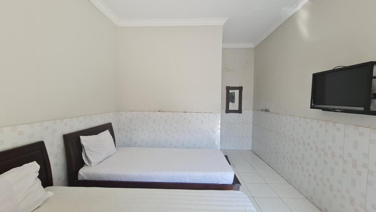 Oyo 90831 Hotel Gardenia Prambanan Yogyakarta Exterior foto