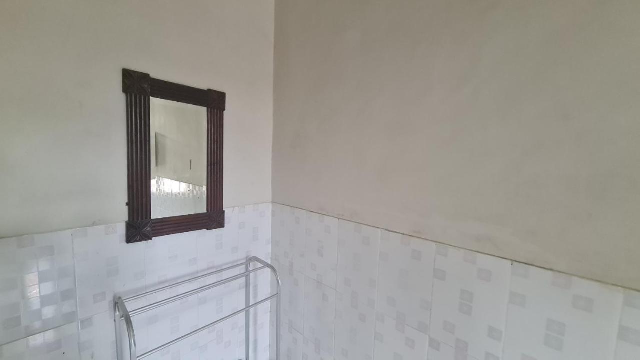 Oyo 90831 Hotel Gardenia Prambanan Yogyakarta Exterior foto