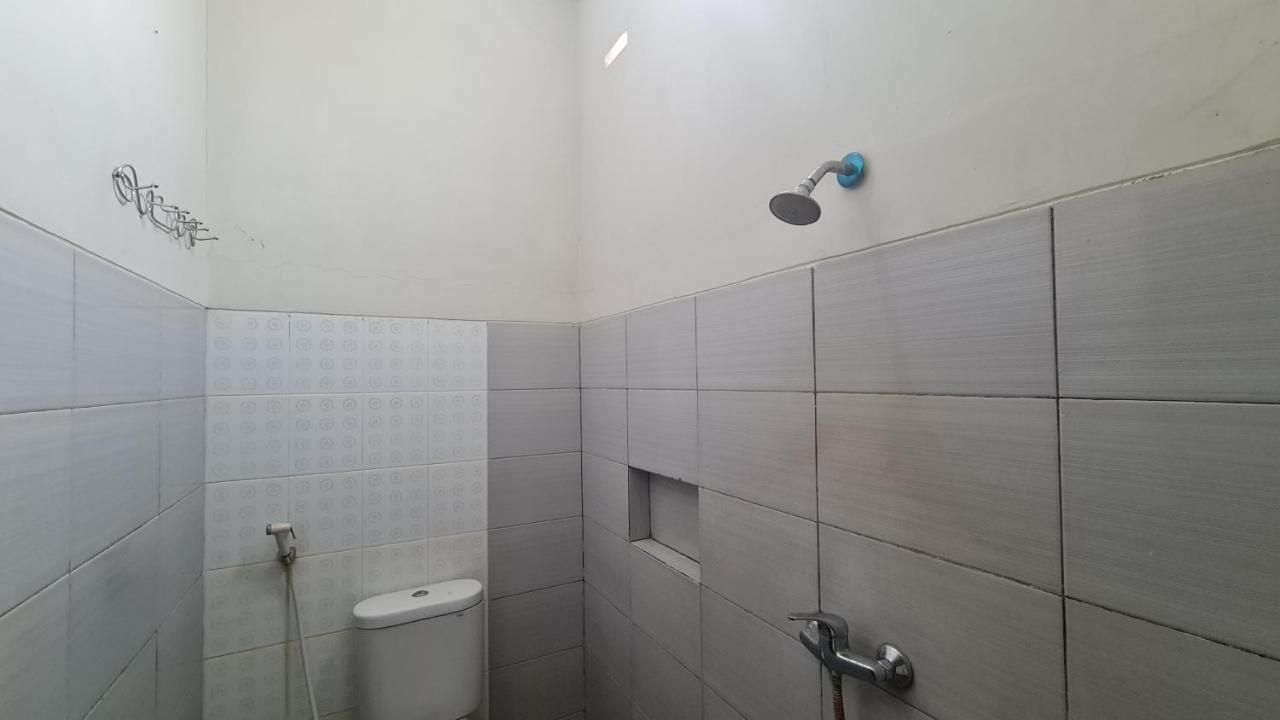 Oyo 90831 Hotel Gardenia Prambanan Yogyakarta Exterior foto