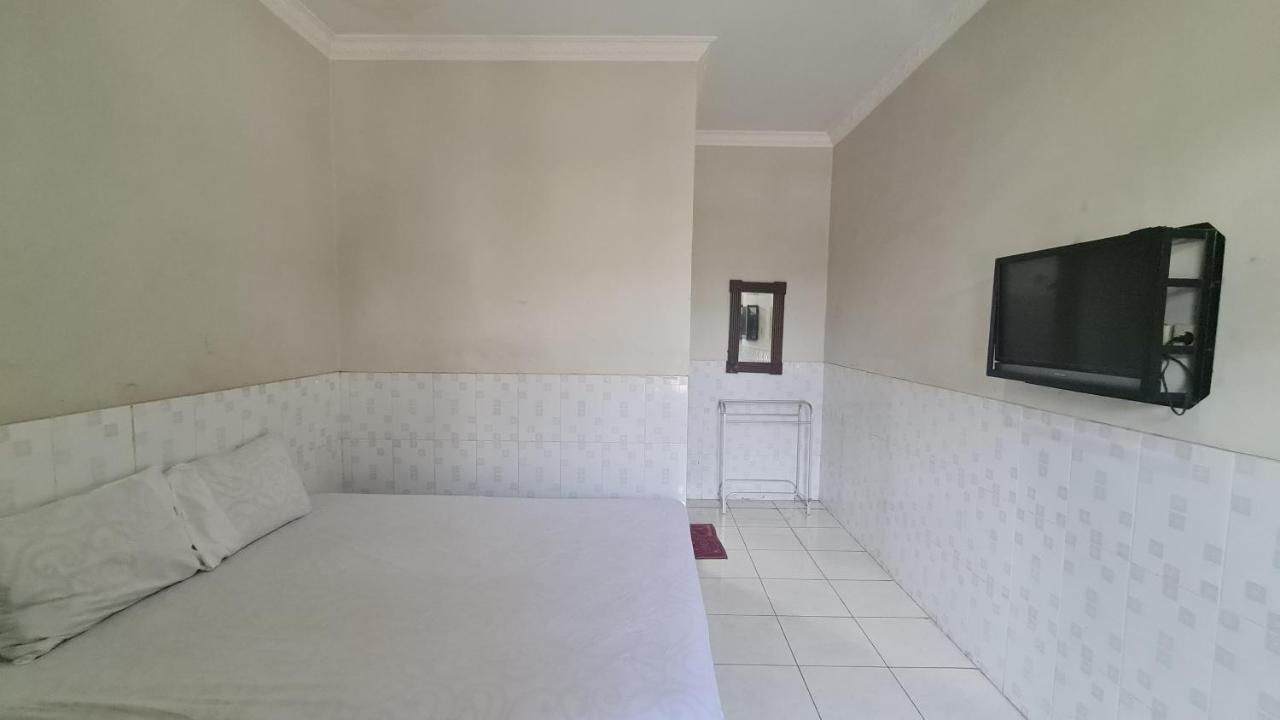 Oyo 90831 Hotel Gardenia Prambanan Yogyakarta Exterior foto